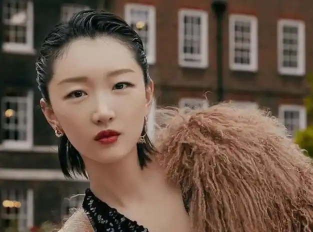 周冬雨姥爷因病去世她却笑着说他走了我们都很开心