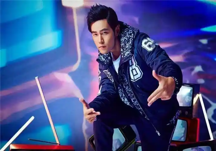 王俊凯_夫妻_穿着