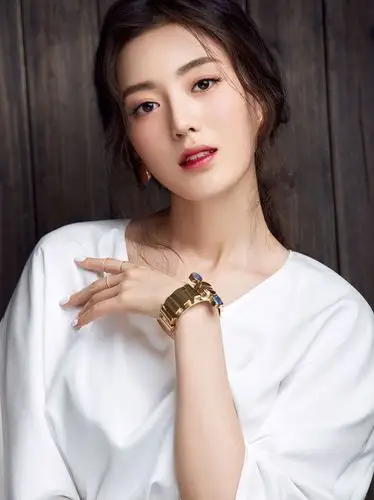 何美璇亭亭玉立清纯干练的最美女神