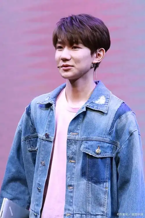 值得关注的是,该公司的股东信息中显示,王源关联公司珺乔文化的高管张