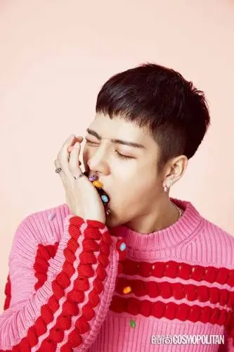 got7王嘉尔最新写真 化身"糖果男孩"甜蜜值爆表【组图】 (2)