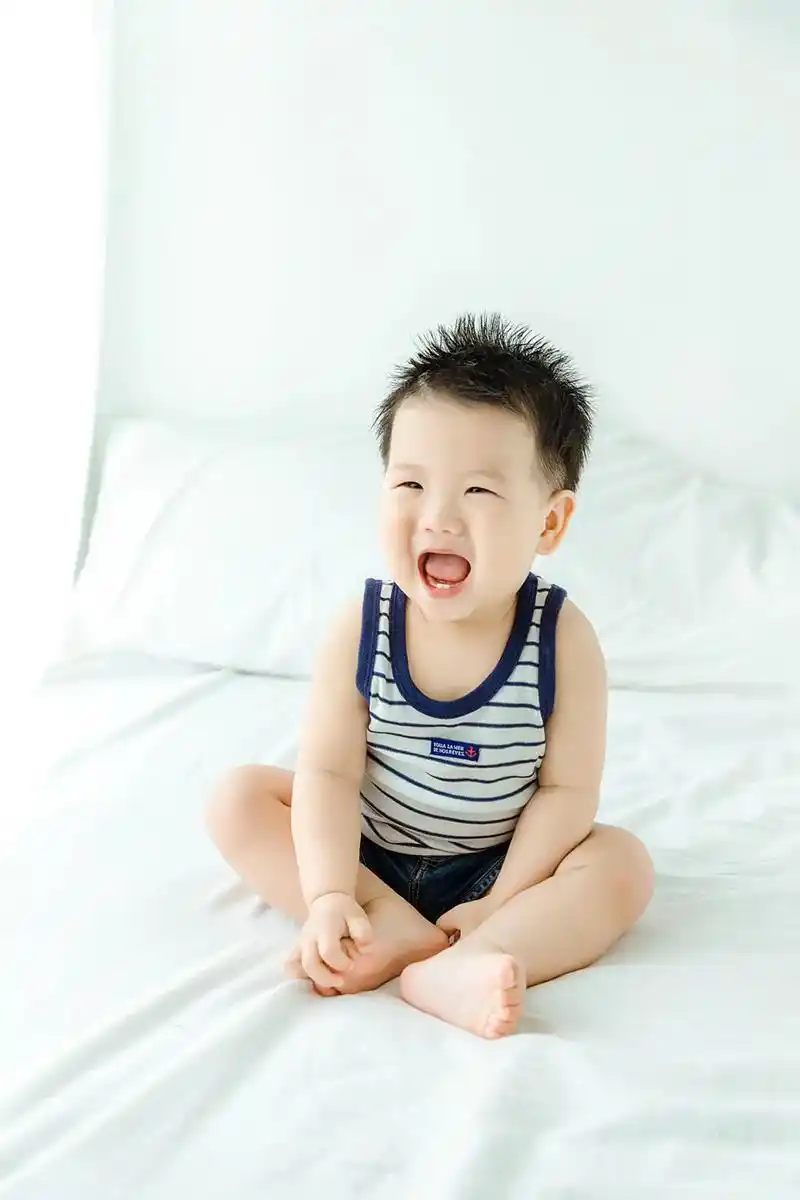 我的小男孩 小孩子的照片原图底片就很可爱了呀～ - 抖音