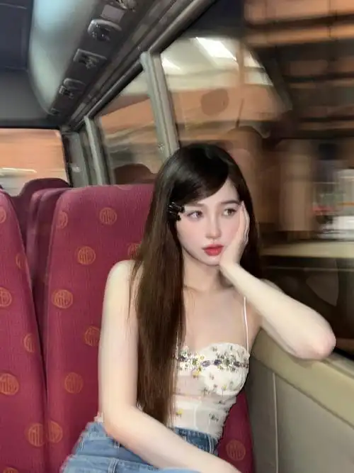 虞书欣三七分斜刘海##虞书欣y2k风随拍