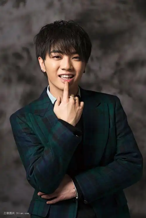 快乐男声华晨宇图片花花个性写真壁纸图片