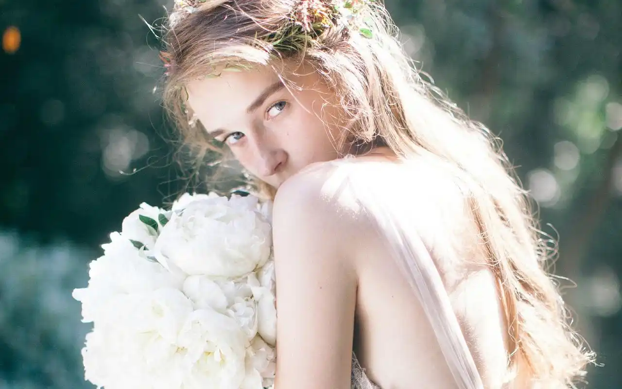 欧美森系美少女图片高清桌面壁纸