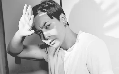 陈伟霆时尚黑白写真图片桌面壁纸高清大图预览1920x1200_港台明星下载