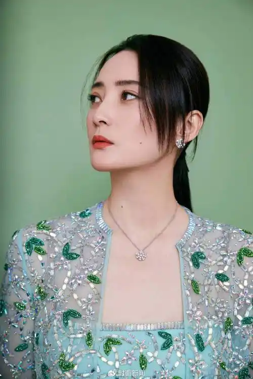 蒋勤勤:等待,沉淀三十年 捧起人生第一座"电影奖杯"