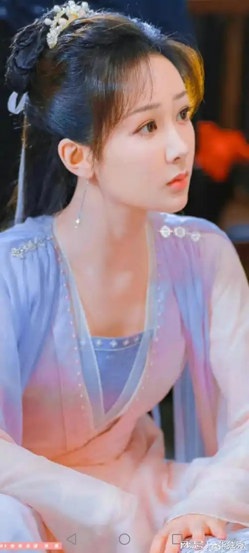 古装剧新花魁杨紫凭两部沉香红透整个暑期