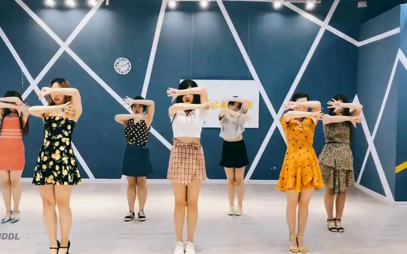 宣美noir舞蹈翻跳邯郸rundance舞团漂亮小仙女们