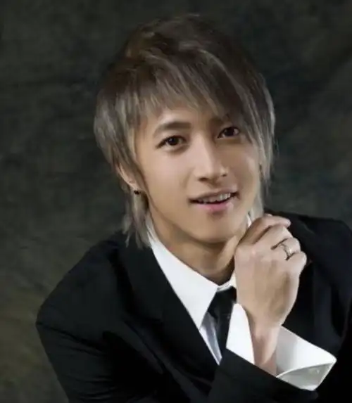 韩庚换发型像换了一个人