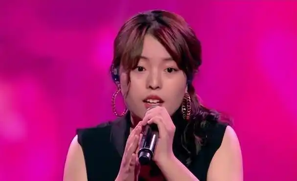 邢晗铭:唱法独特被叫火星女孩,夺冠后热度低迷,今享受平凡生活