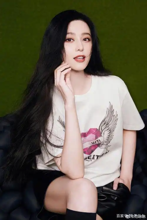 久未露面范冰冰发自拍美照