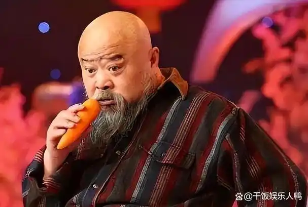 一度被社会的压力淹没,李琦却在北京邂逅了笑星郭达,仿佛是一缕阳光洒