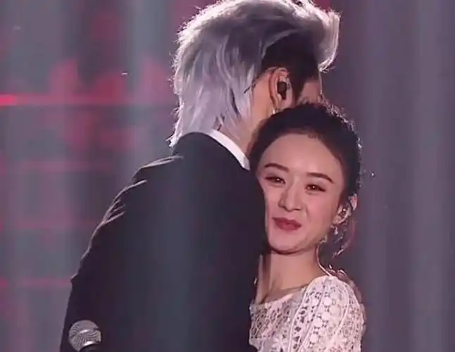 吴亦凡回应赵丽颖官宣吴亦凡澄清赵丽颖恋情