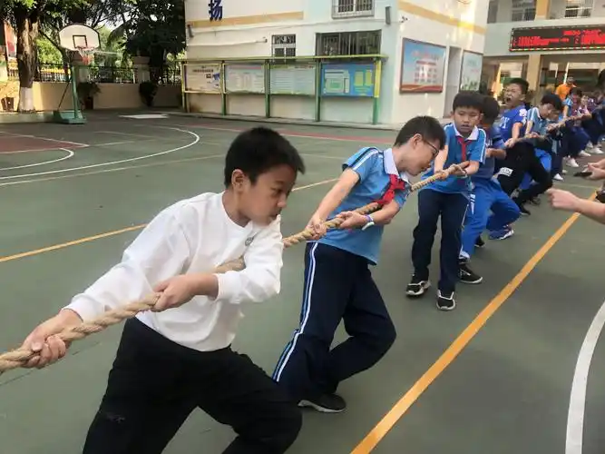海口市白龙中心小学2020年秋季五年级阳光体育活动——拔河比赛