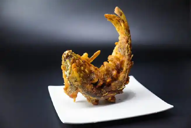 虽然食材并不昂贵,可是菜名寓意,菜的造型都令人眼前一亮,加上糖醋汁