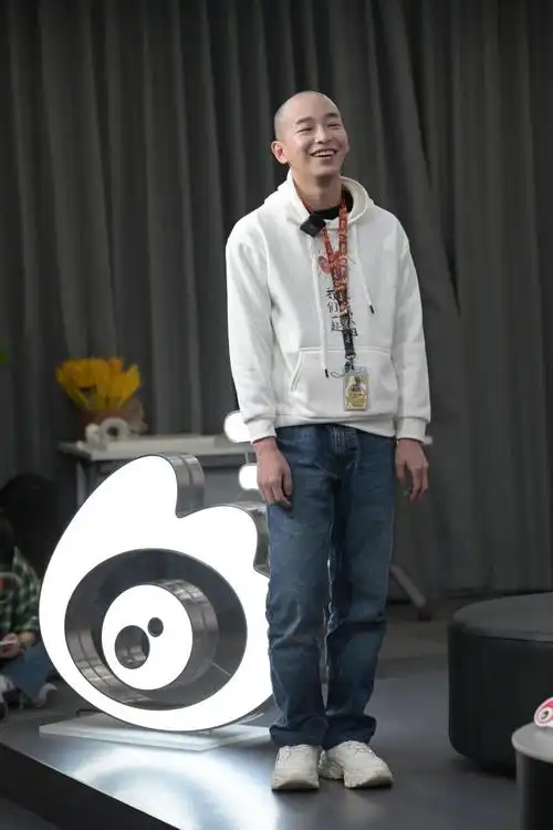 春节茶话会##彭昱畅头好圆##李庚希老公姐