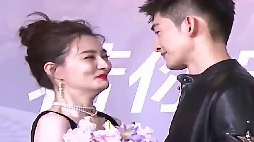 徐璐张翰这也太甜了上来就来了捏脸杀爱了