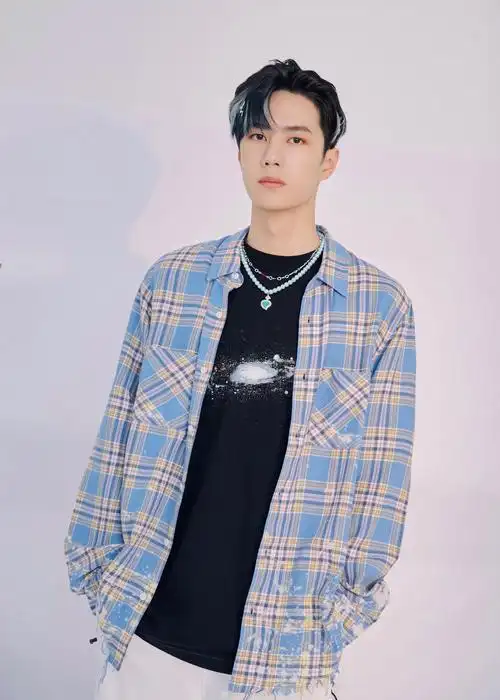 王一博专业街舞评判收获一致好评