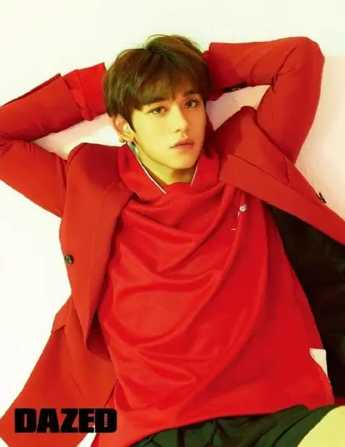 黄旭熙个人写真