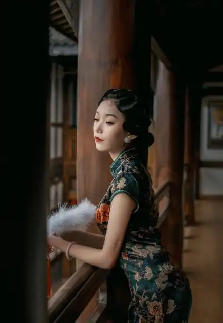 旗袍之美,美于风韵,这些旗袍写真照究竟谁更胜一筹?