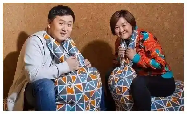 贾玲成功背后两男助力,时机成熟领证生娃!