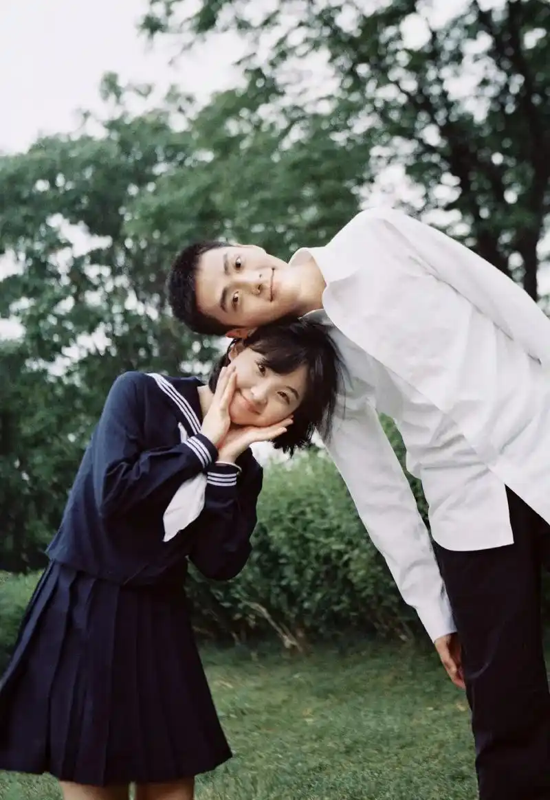 "有你的选择里我都选择你"#情侣写真 #情侣拍照姿势 #这 - 抖音