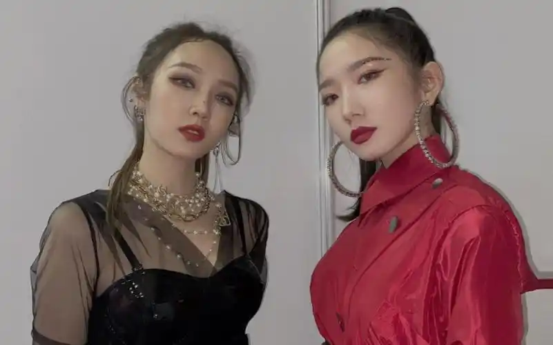 【孟美岐 & 孟佳】合作秀《m&m斗》,两位实力美女的舞台好好看!