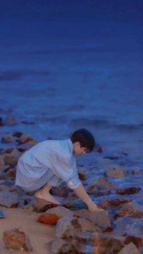 锁屏壁纸 聊天背景图蓝色真的太治愈啦