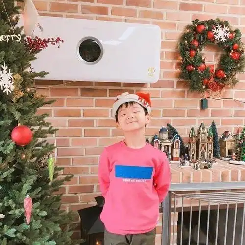 韩国表情包小男孩名字,韩国男孩表情包名字(可爱的表情包男孩宋民国长