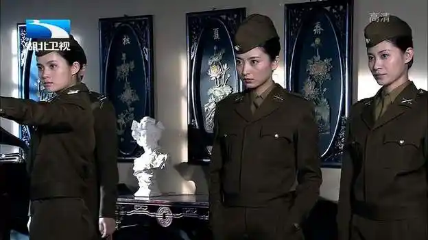 黎明前的抉择:张伯为给左少报案,传递重要情报-影视综视频-搜狐视频