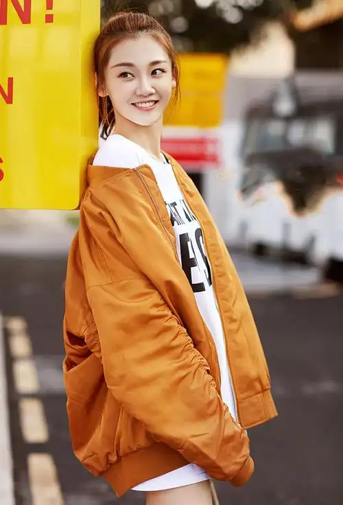 苗苗时尚休闲风秋季街拍图片