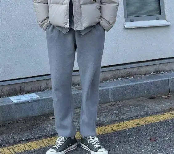 灰裤子适合什么样的人穿怎样穿灰裤子才会显腿长