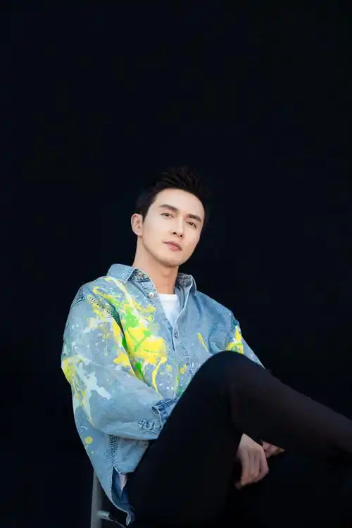 高伟光印花衬衫帅气写真图片