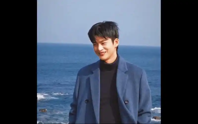 【某天灭亡从我家门前进来了】【徐仁国】"月明星稀无人区,没人出席的