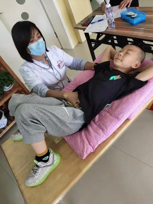 小体检,大健康 --记小太阳幼儿园蒙氏大五班"六一"体检活动