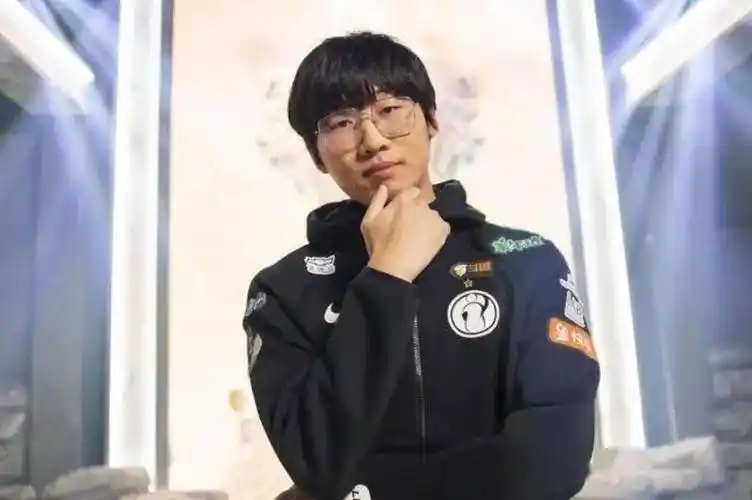 lpl冠军上野决裂ig前教练发文因为theshy我被骂四年