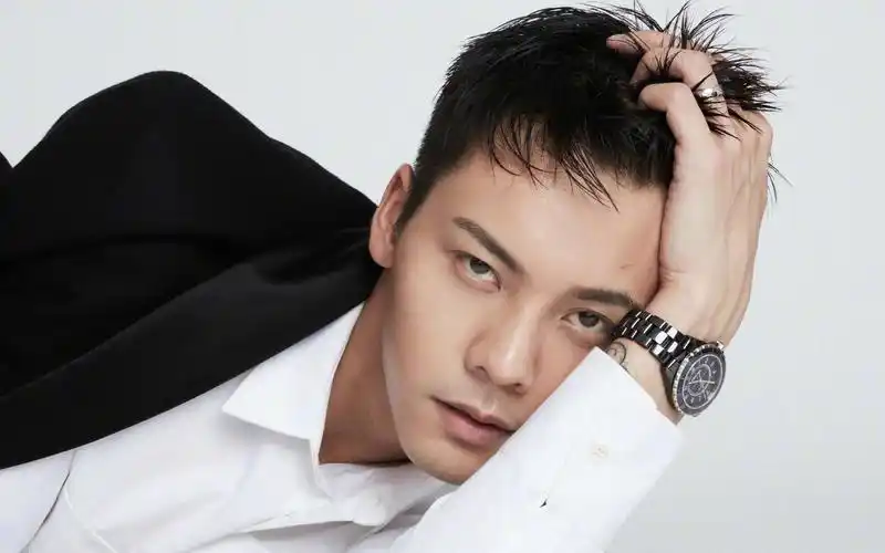 陈伟霆最新时尚写真高清桌面壁纸高清大图预览1920×1200_大陆明星