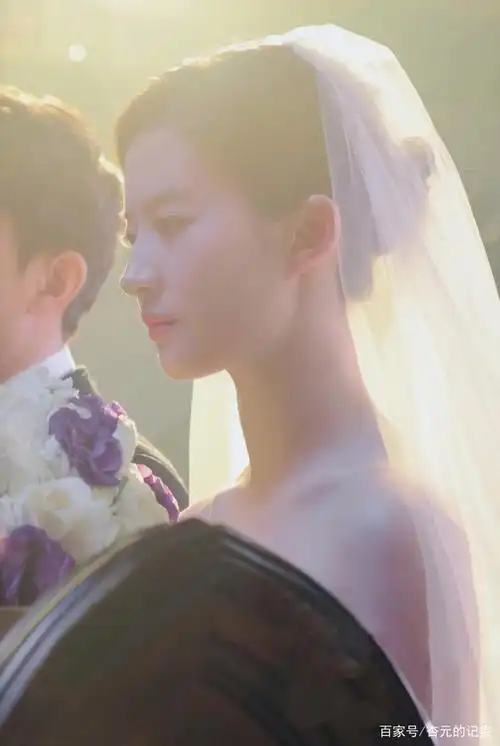 刘亦菲婚纱造型:点到为止的艳,不可方物的美