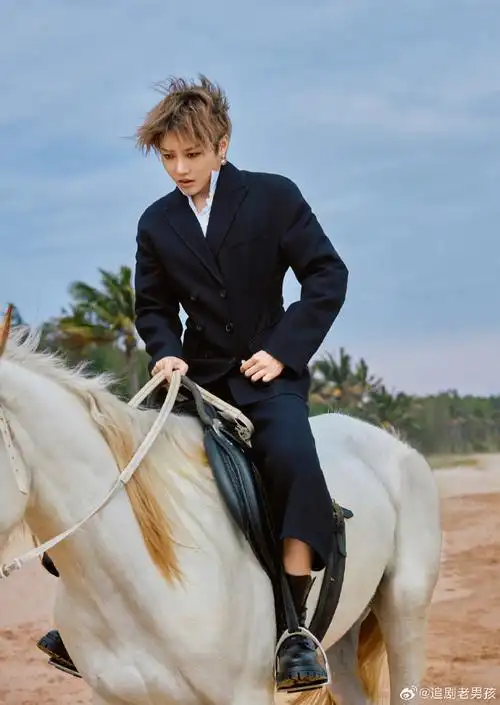 刘雨昕金发凌乱美##刘雨昕凌乱风刮的我好凌乱