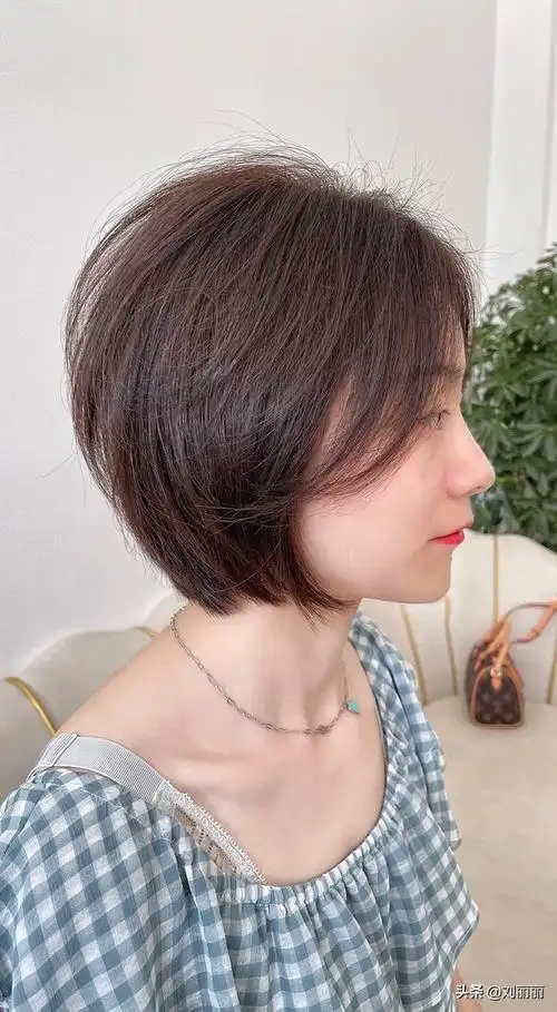 头发厚适合什么发型,小个子头发厚适合什么发型(这15款发型真不错)