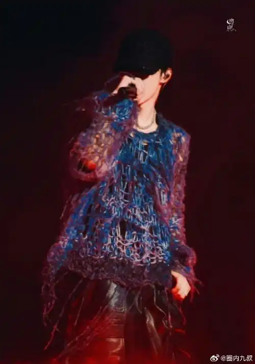 帅~天生就是要在舞台上的发光99发量的大明星永远相信刘耀文的舞台!