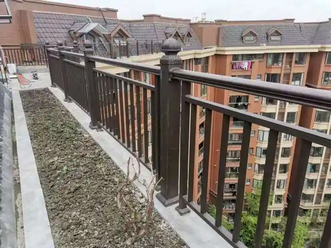 铝艺护栏铝合金围栏栅栏阳台栏杆防盗栏别墅庭院门扶手楼梯围墙门