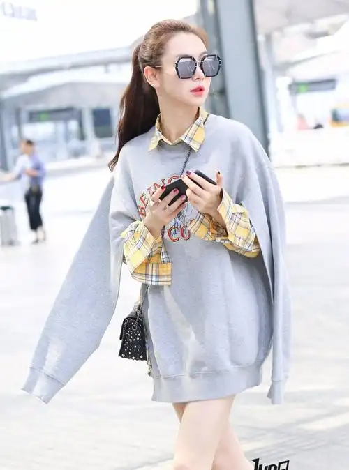 原创女明星的机场穿搭才更有实穿性早春怎么时髦抢眼就跟她们学了