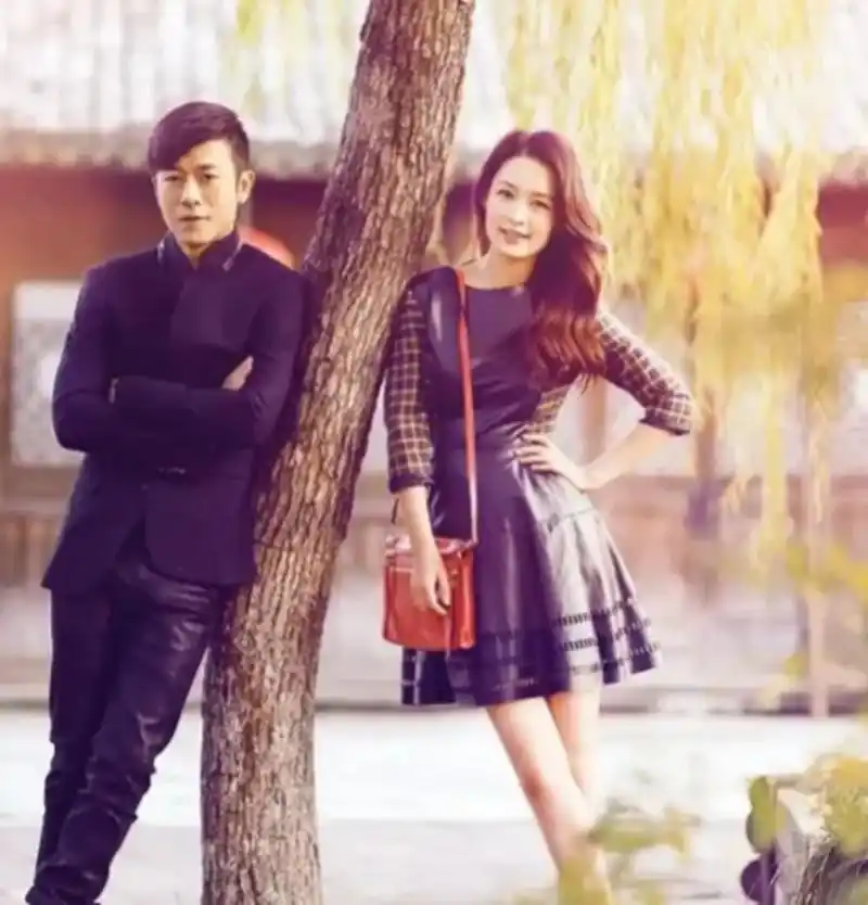 林申李沁甜蜜大片曝光,演绎情侣度假风!