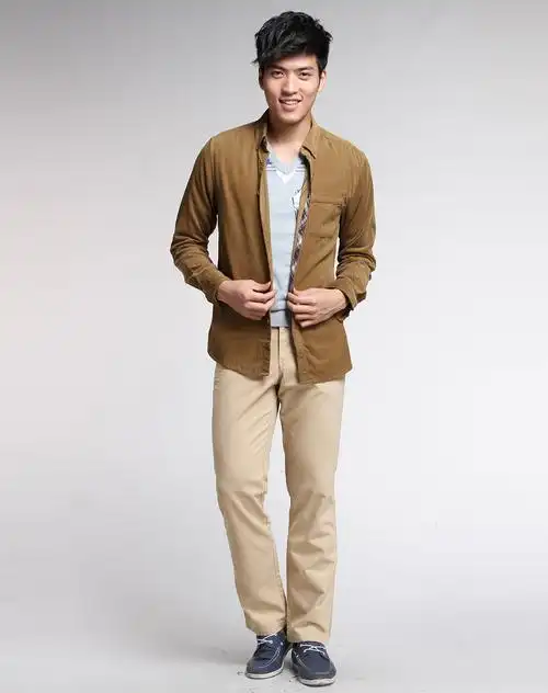 咖啡色时尚长袖衬衫