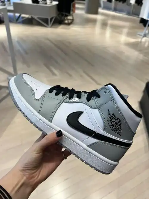 这么好看的灰色小迪奥aj1来了你不买吗