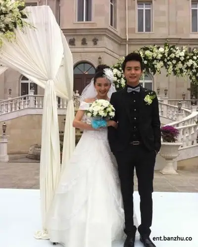 马天宇路晨爆结婚照 路晨资料被热搜