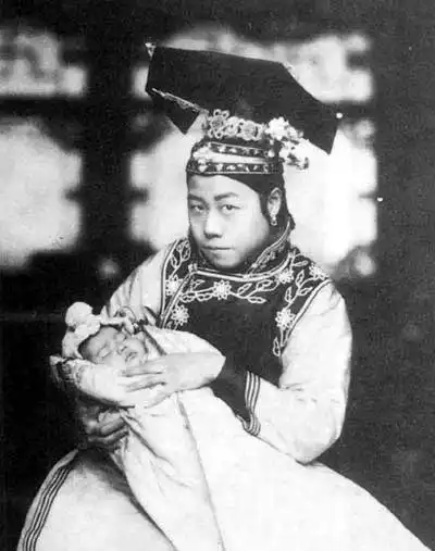 看了古代妃子的照片才知道原来皇帝才是最辛苦的人