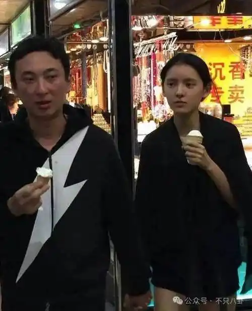 王思聪_林俊杰_女友